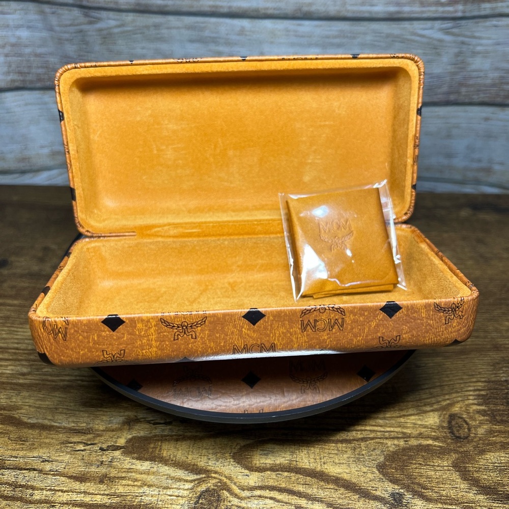 MCM Sunglasses Hard Shell Case & Cleaning Cloth - Picture 7 of 9